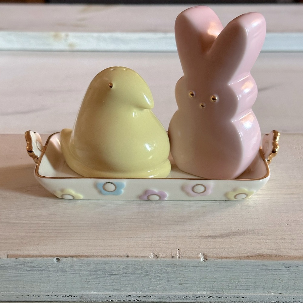 LENOX Peeps S/P shakers w tray